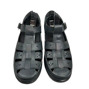 Easy Street Comfort Wave Black Lightweight Buckle Sandals Size 9